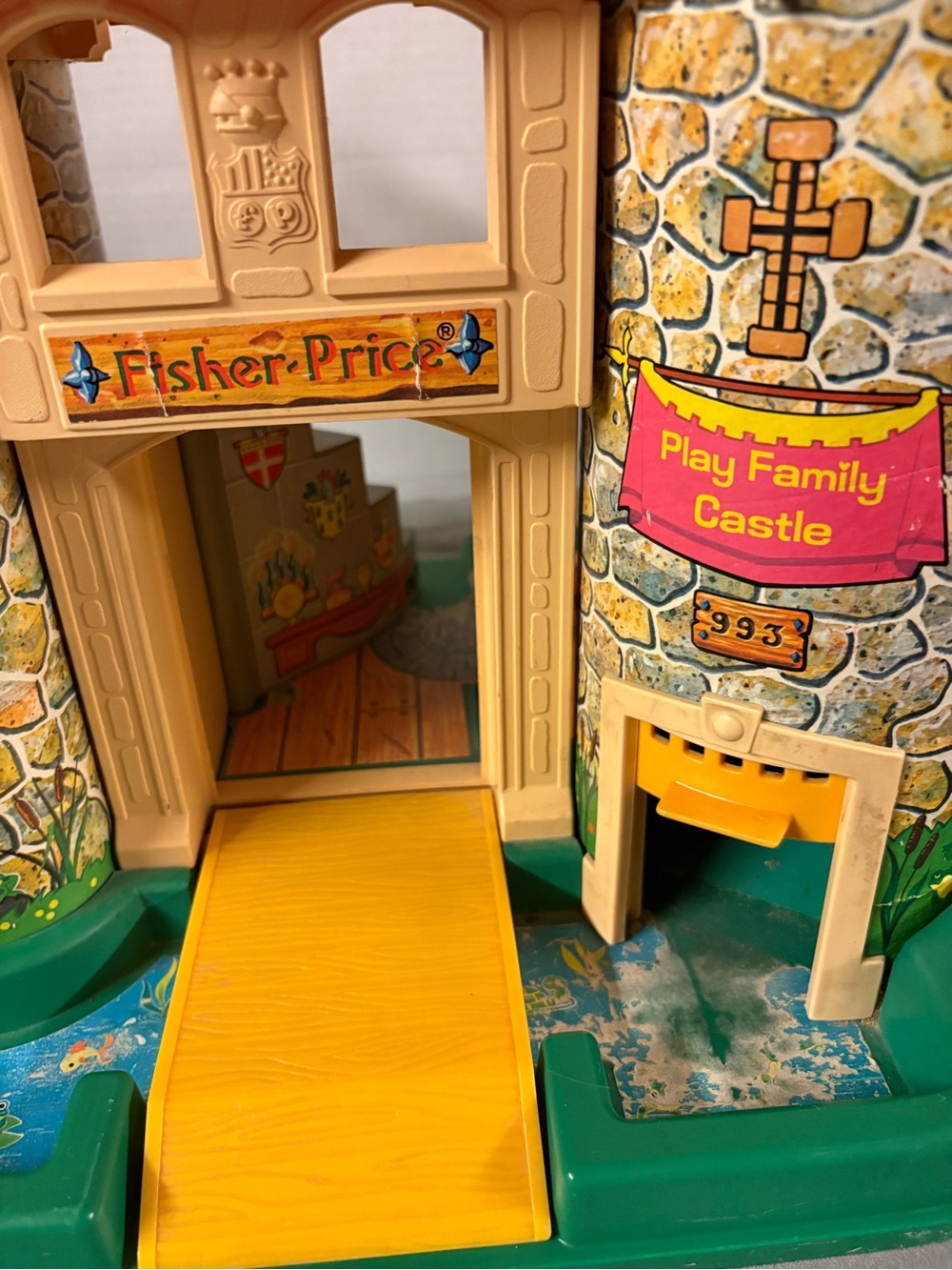 Fisher-Price Vintage Play Castle Playset with 3 Knight Action Figures - Picture 3 of 12